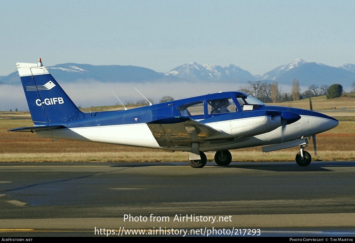 Aircraft Photo Of C Gifb Piper Pa Twin Comanche Airhistory Net