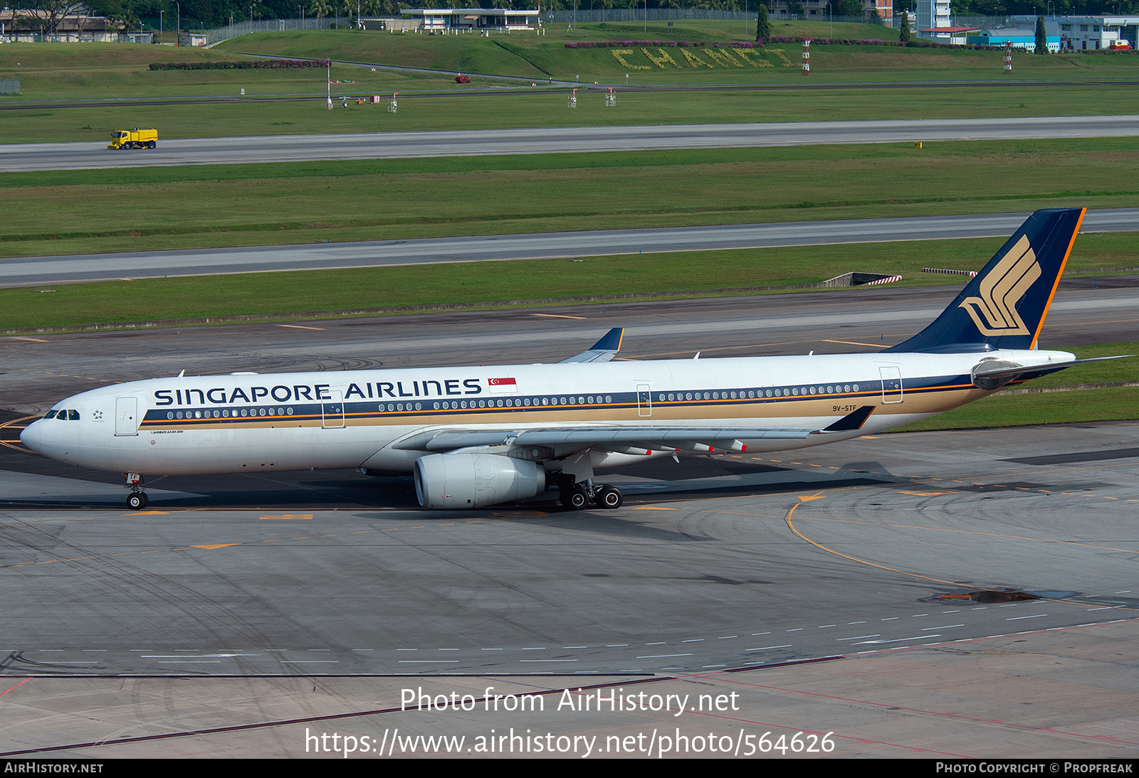 Aircraft Photo Of V Stf Airbus A E Singapore Airlines