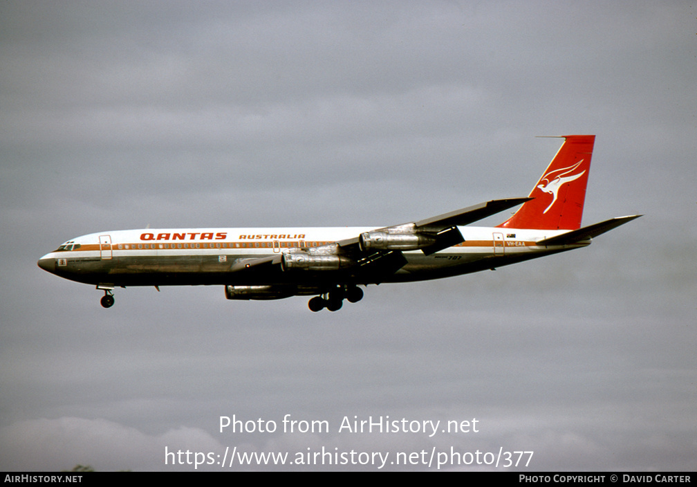 Aircraft Photo of VH-EAA | Boeing 707-338C | Qantas | AirHistory.net #377