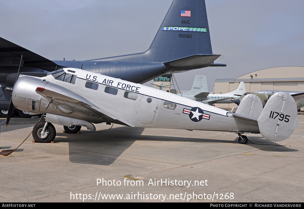 Aircraft Photo of 51-11795 / 11795 | Beech C-45G Expeditor | USA - Air Force | AirHistory.net #1268