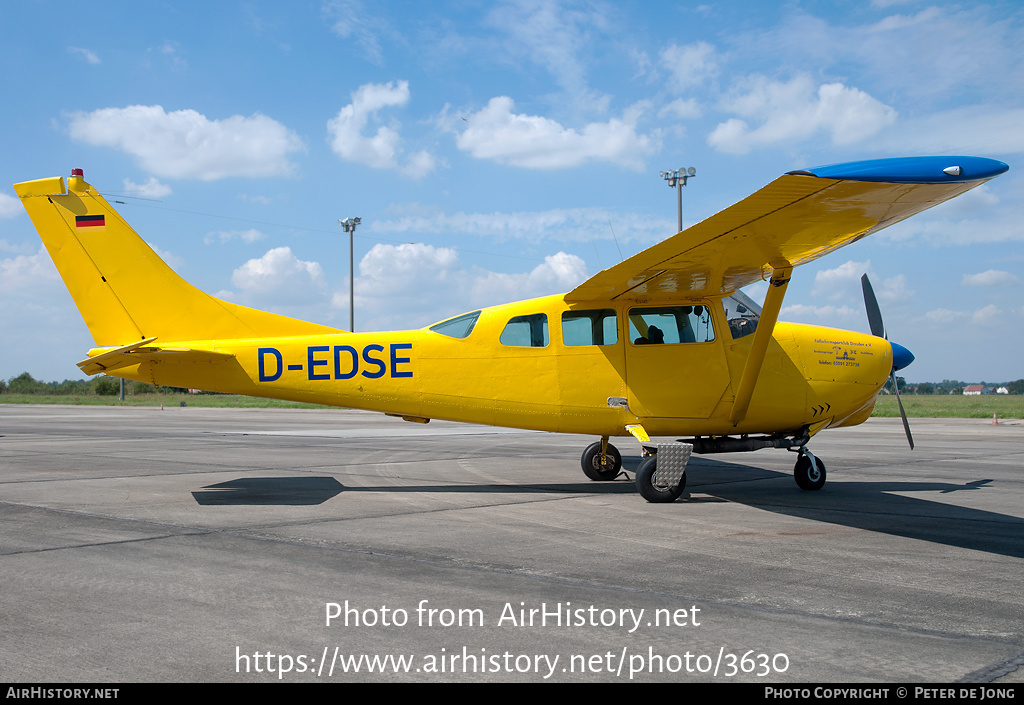 Aircraft Photo of D-EDSE | Cessna 210-5 | Fallschirmsportclub Dresden | AirHistory.net #3630
