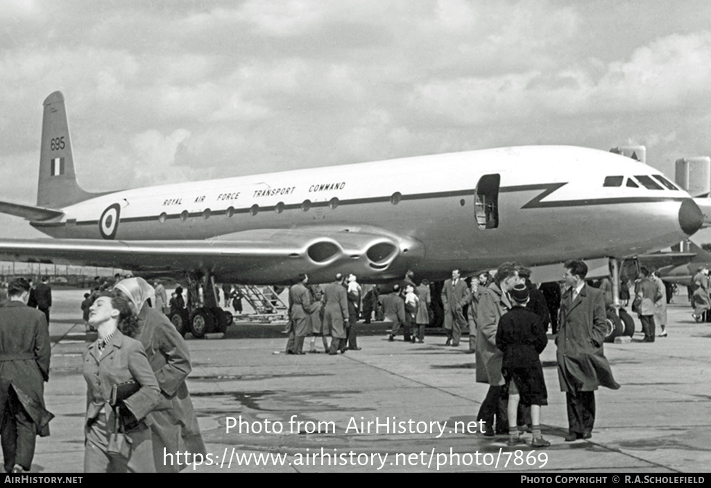 Aircraft Photo of XK695 | De Havilland D.H. 106 Comet 2 | UK - Air Force | AirHistory.net #7869