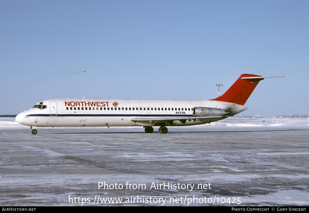 Aircraft Photo of N959N | McDonnell Douglas DC-9-31 | Northwest Airlines | AirHistory.net #10425