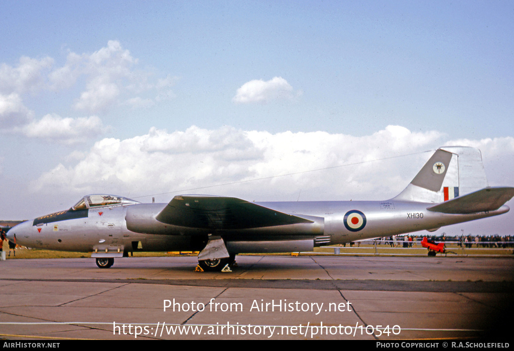 Aircraft Photo of XH130 | English Electric Canberra PR9 | UK - Air Force | AirHistory.net #10540