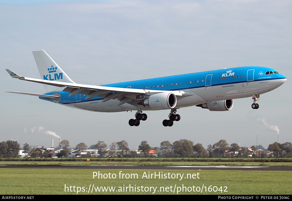 aircraft-photo-of-ph-aoe-airbus-a330-203-klm-royal-dutch-airlines