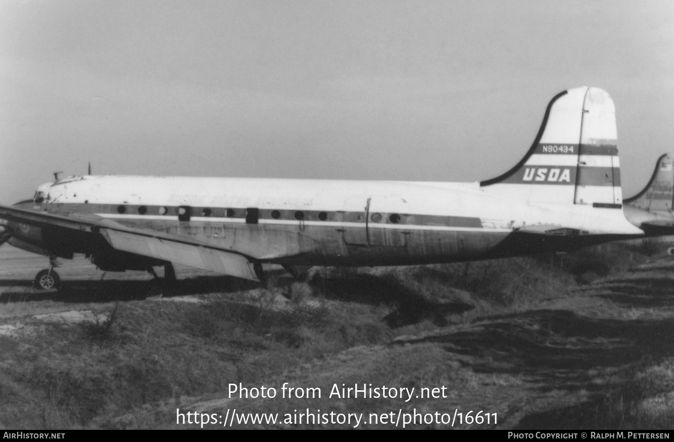 Aircraft Photo of N90434 | Douglas C-54A Skymaster | US Overseas Airways | AirHistory.net #16611