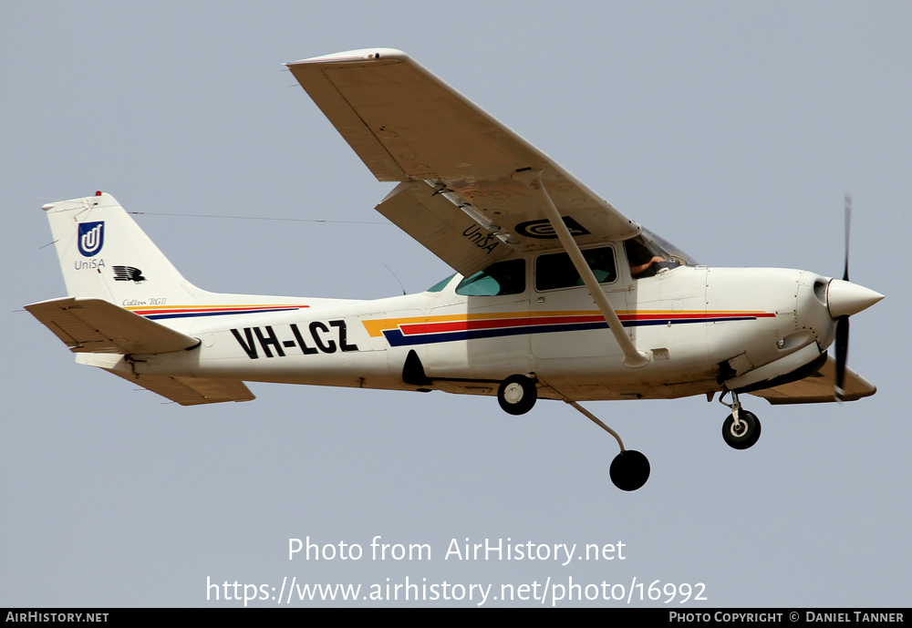 Aircraft Photo of VH-LCZ | Cessna 172RG Cutlass RG II | UniSA - University of South Australia | AirHistory.net #16992