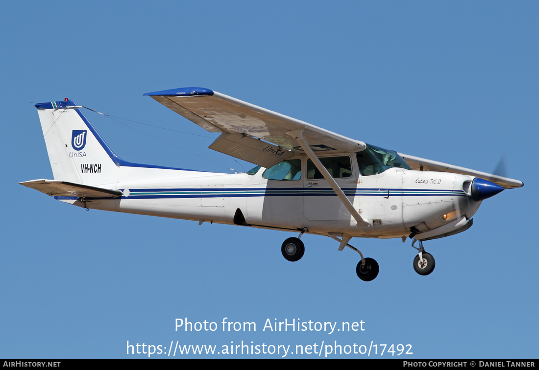 Aircraft Photo of VH-NCH | Cessna 172RG Cutlass RG | UniSA - University of South Australia | AirHistory.net #17492