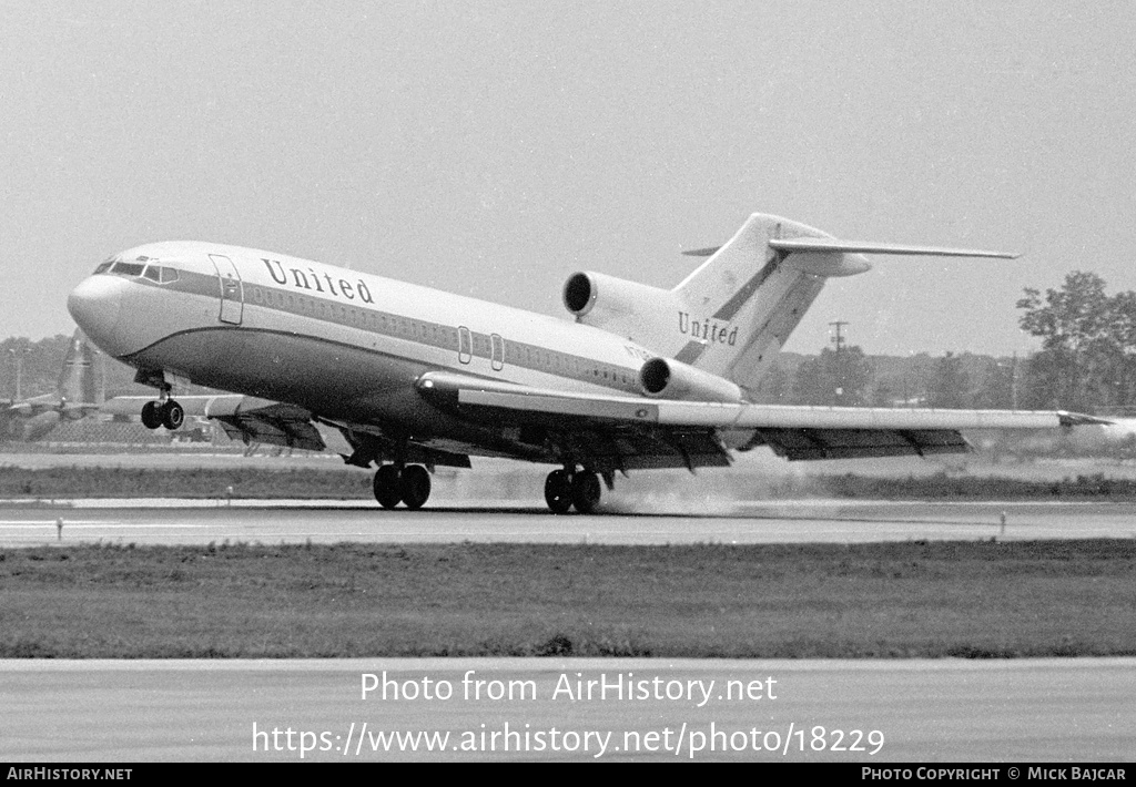 Aircraft Photo of N7084U | Boeing 727-22 | United Airlines | AirHistory.net #18229