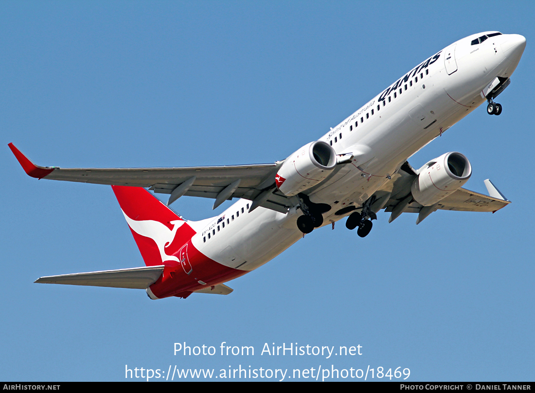 Aircraft Photo of VH-XZO | Boeing 737-838 | Qantas | AirHistory.net #18469