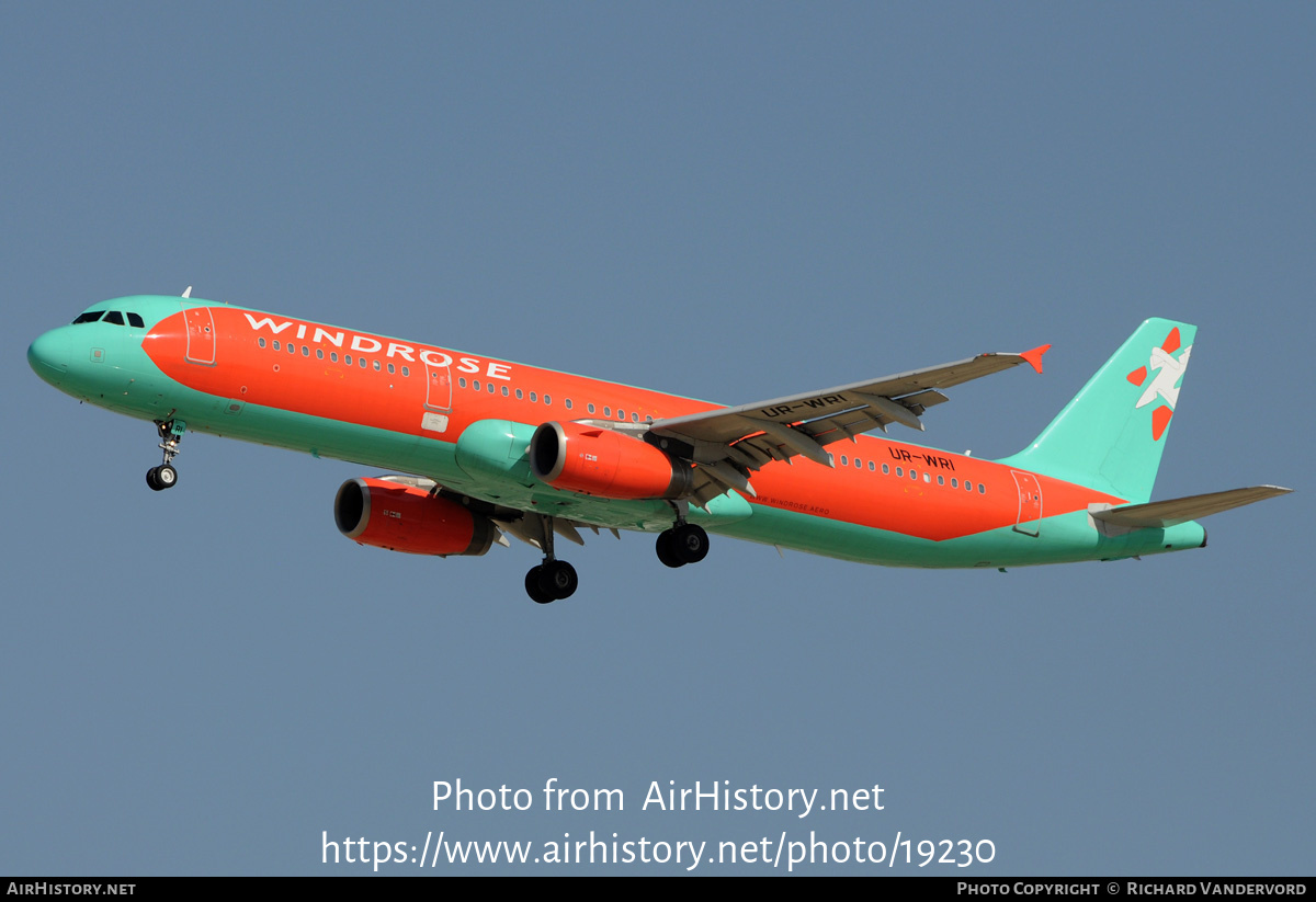 Aircraft Photo of UR-WRI | Airbus A321-231 | Windrose | AirHistory.net #19230