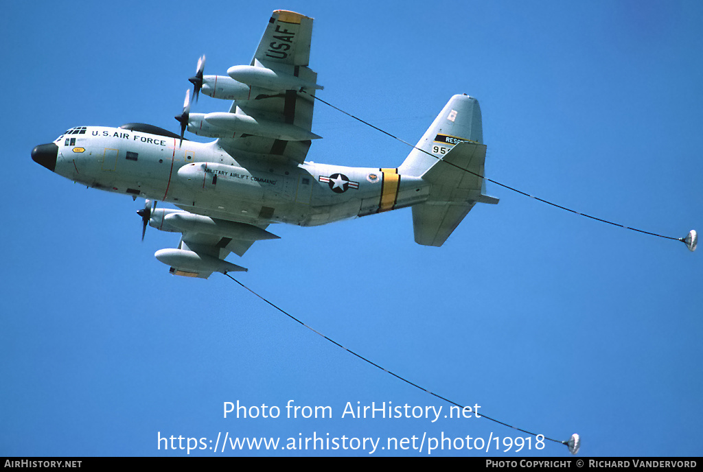 Aircraft Photo of 69-5827 / 95827 | Lockheed HC-130N Hercules (L-382) | USA - Air Force | AirHistory.net #19918