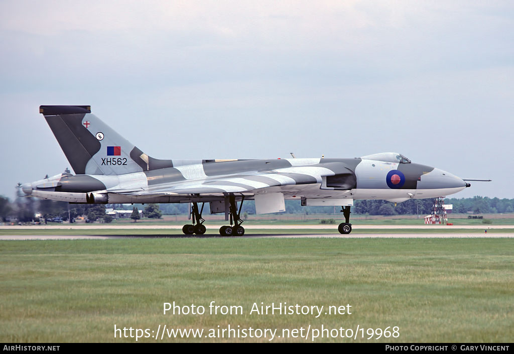 Aircraft Photo of XH562 | Avro 698 Vulcan B.2 | UK - Air Force | AirHistory.net #19968