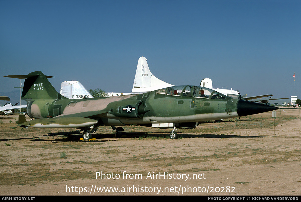 Aircraft Photo of 57-1323 / 71323 | Lockheed F-104D Starfighter | USA - Air Force | AirHistory.net #20282