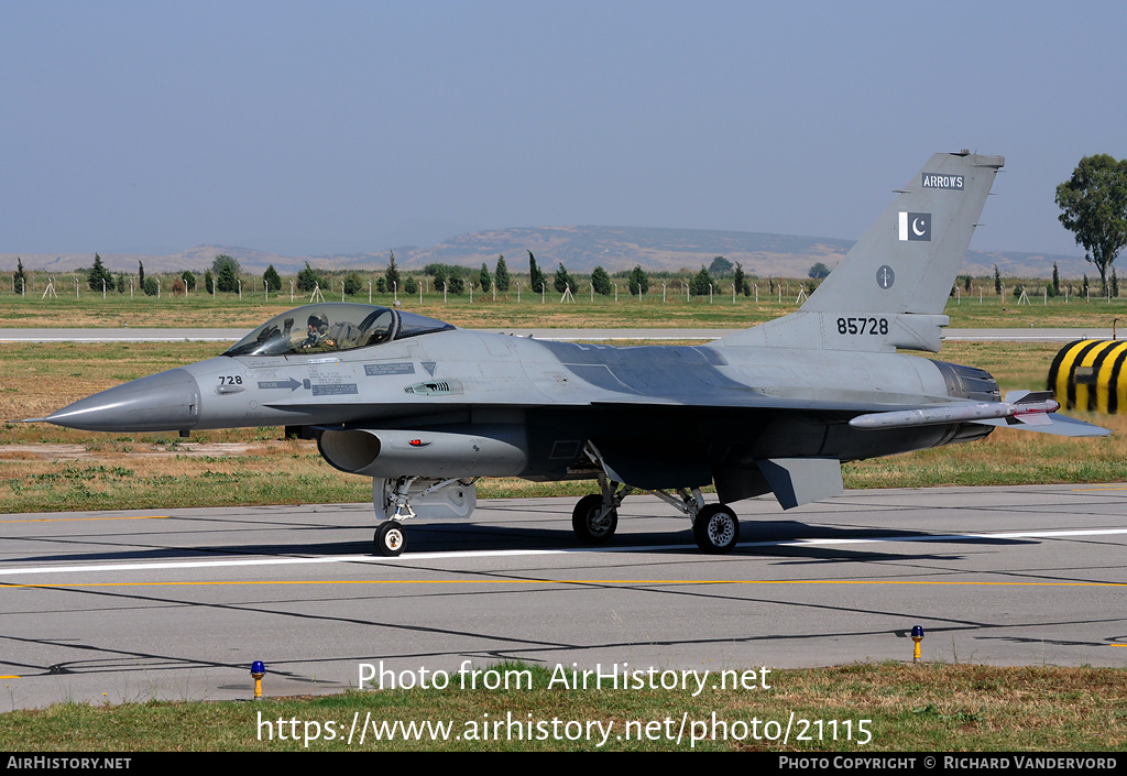 Aircraft Photo of 85728 | General Dynamics F-16A Fighting Falcon | Pakistan - Air Force | AirHistory.net #21115