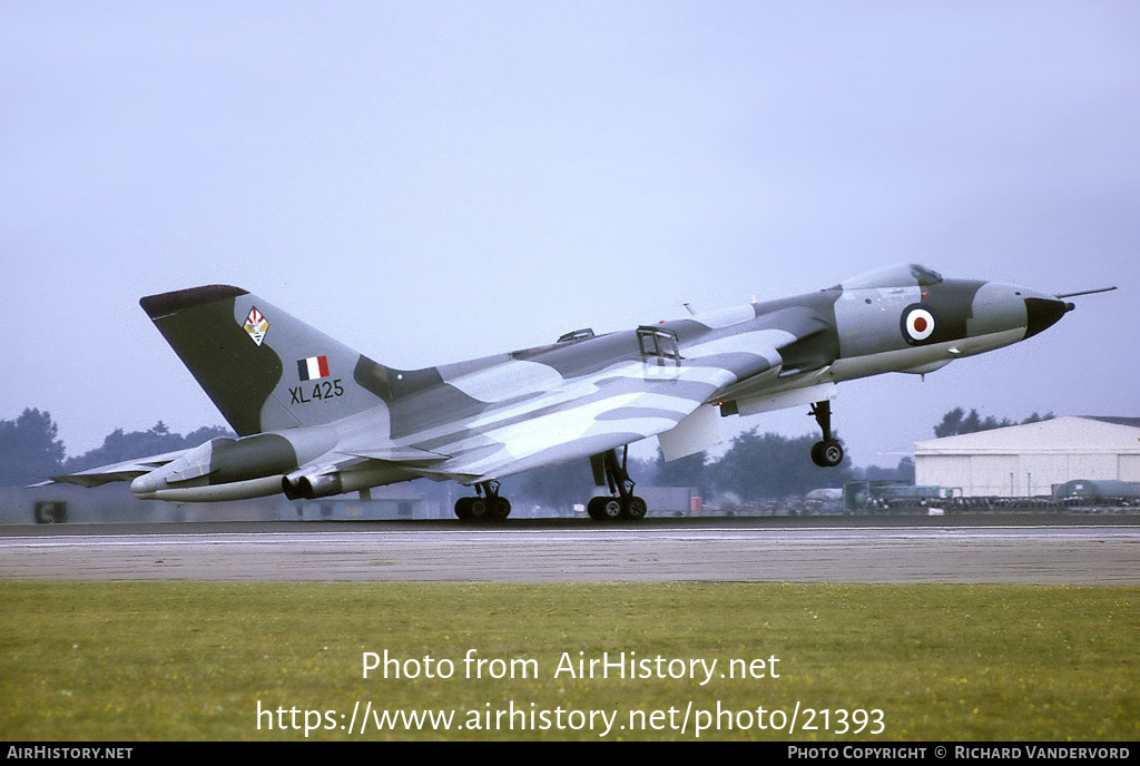 Aircraft Photo of XL425 | Avro 698 Vulcan B.2 | UK - Air Force | AirHistory.net #21393