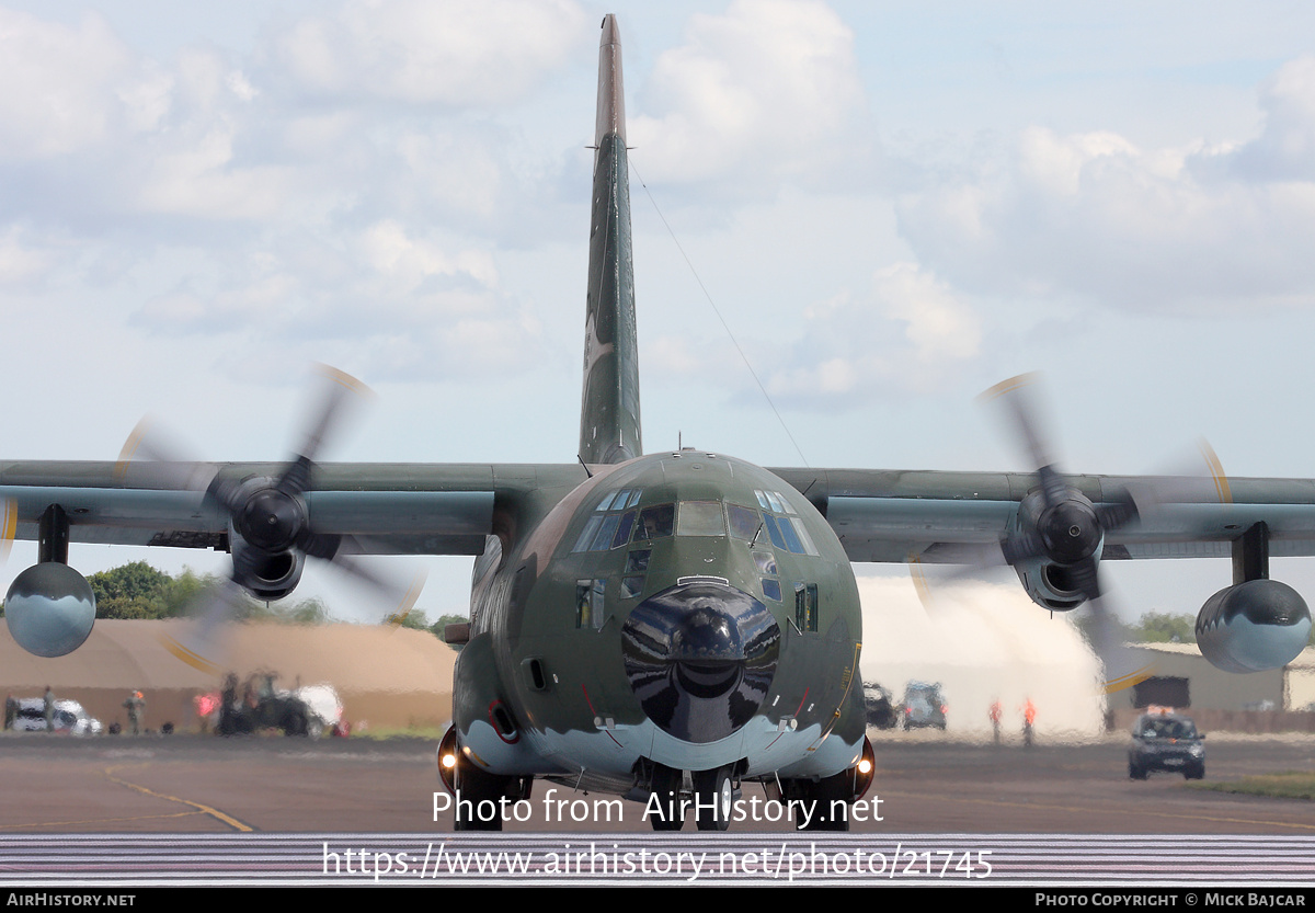 Aircraft Photo of 7T-WHE / 4935 | Lockheed C-130H Hercules | Algeria ...