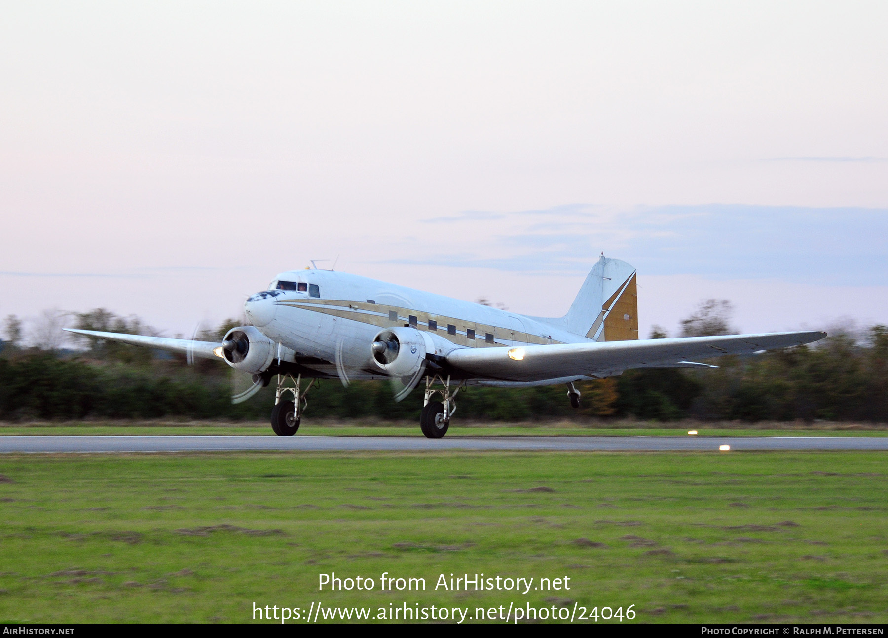 Aircraft Photo of N834M | Douglas C-47D Skytrain | Turin Aviation | AirHistory.net #24046