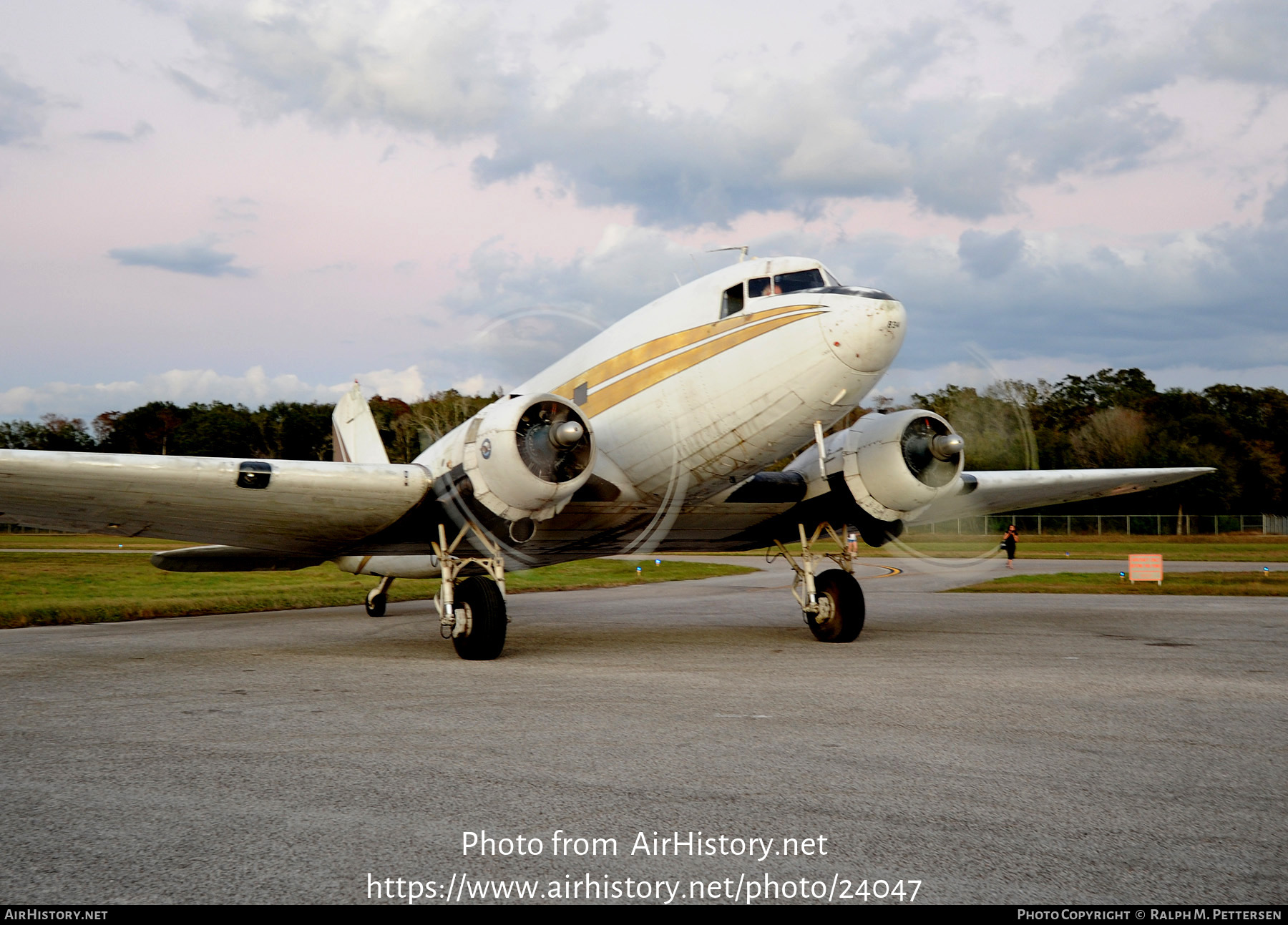 Aircraft Photo of N834M | Douglas C-47D Skytrain | Turin Aviation | AirHistory.net #24047