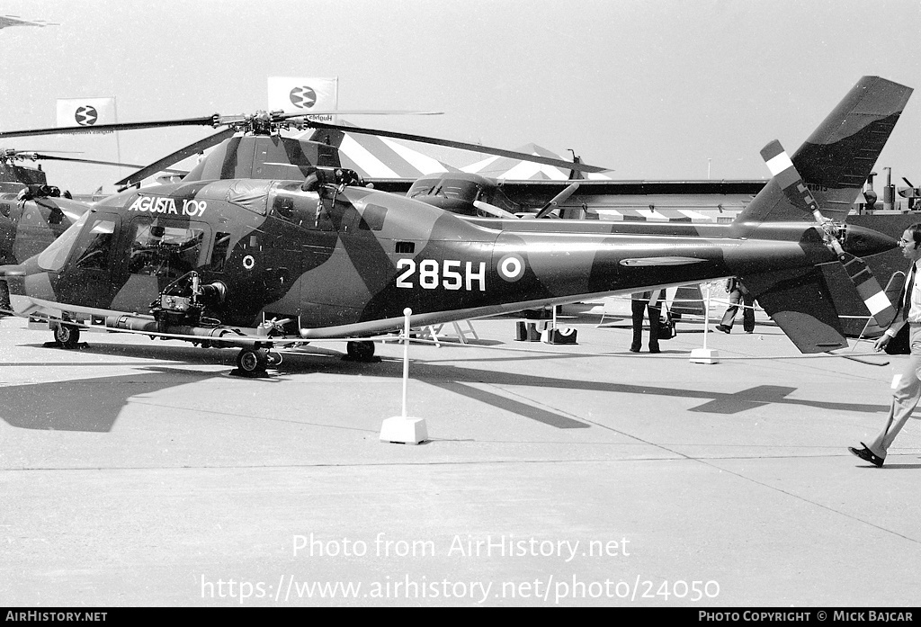 Aircraft Photo of MM81013 | Agusta A-109A | Italy - Army | AirHistory.net #24050