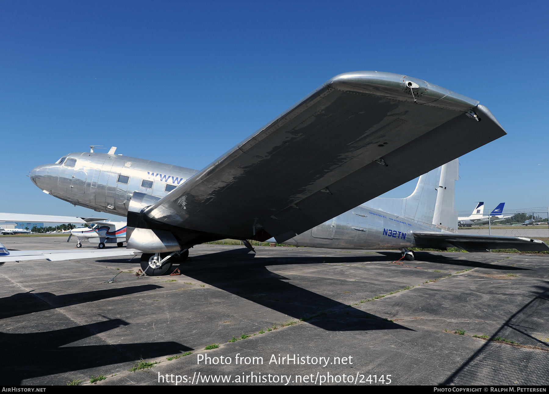 Aircraft Photo of N32TN | Douglas C-117D (DC-3S) | TMF Aircraft | AirHistory.net #24145