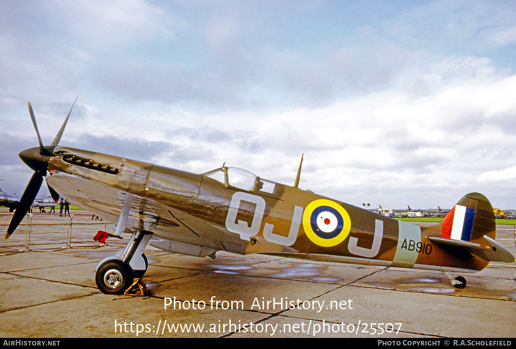 Aircraft Photo of AB910 | Supermarine 349 Spitfire LF5B | UK - Air Force | AirHistory.net #25507