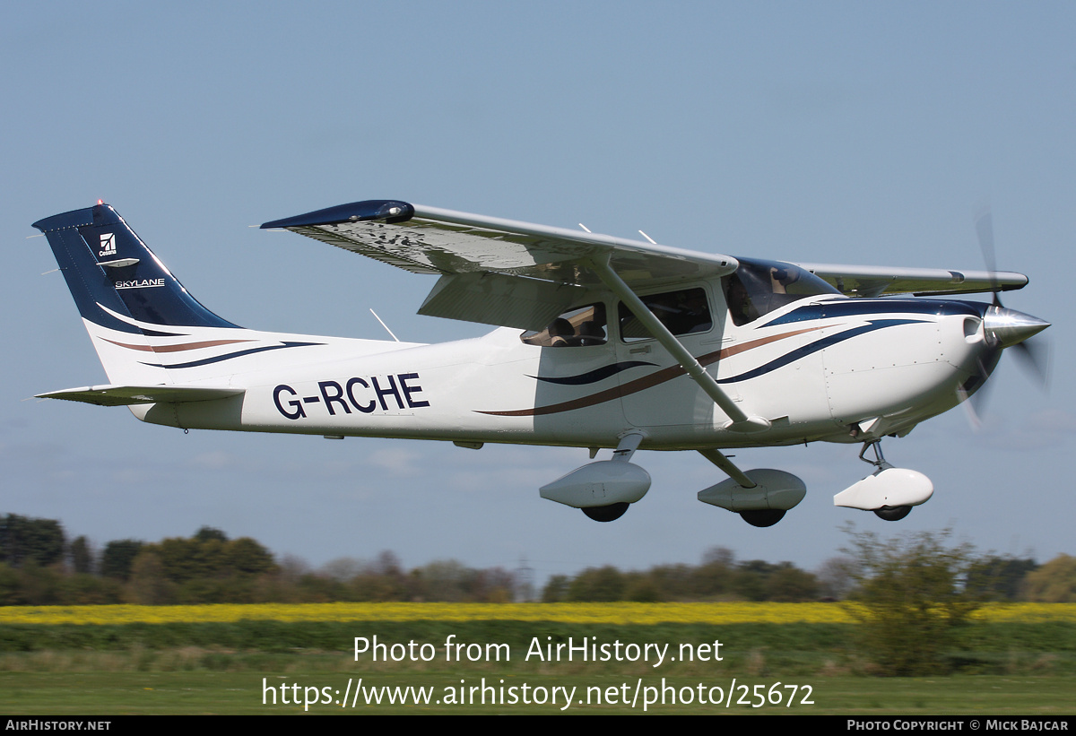 Aircraft Photo of G-RCHE | Cessna 182T Skylane | AirHistory.net #25672