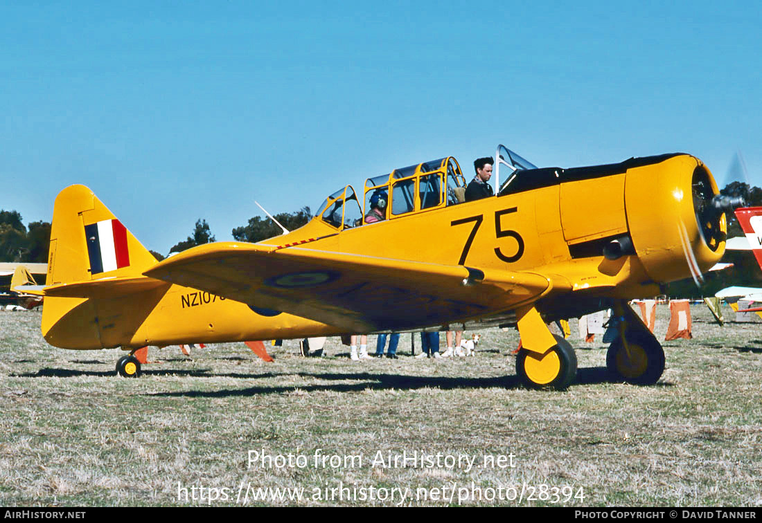 Aircraft Photo of VH-HVD / NZ1075 | North American AT-6D Harvard III | New Zealand - Air Force | AirHistory.net #28394