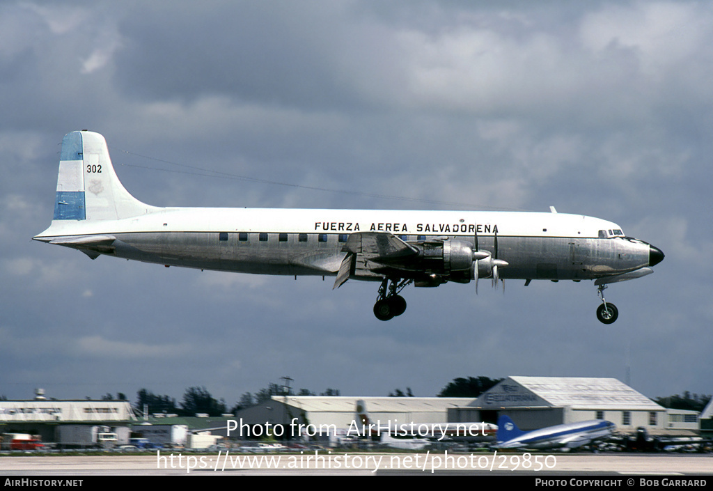 Aircraft Photo of 302 | Douglas C-118A Liftmaster | El Salvador - Air Force | AirHistory.net #29850