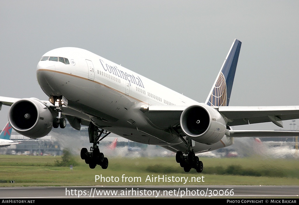 Aircraft Photo of N37018 | Boeing 777-224/ER | Continental Airlines | AirHistory.net #30066