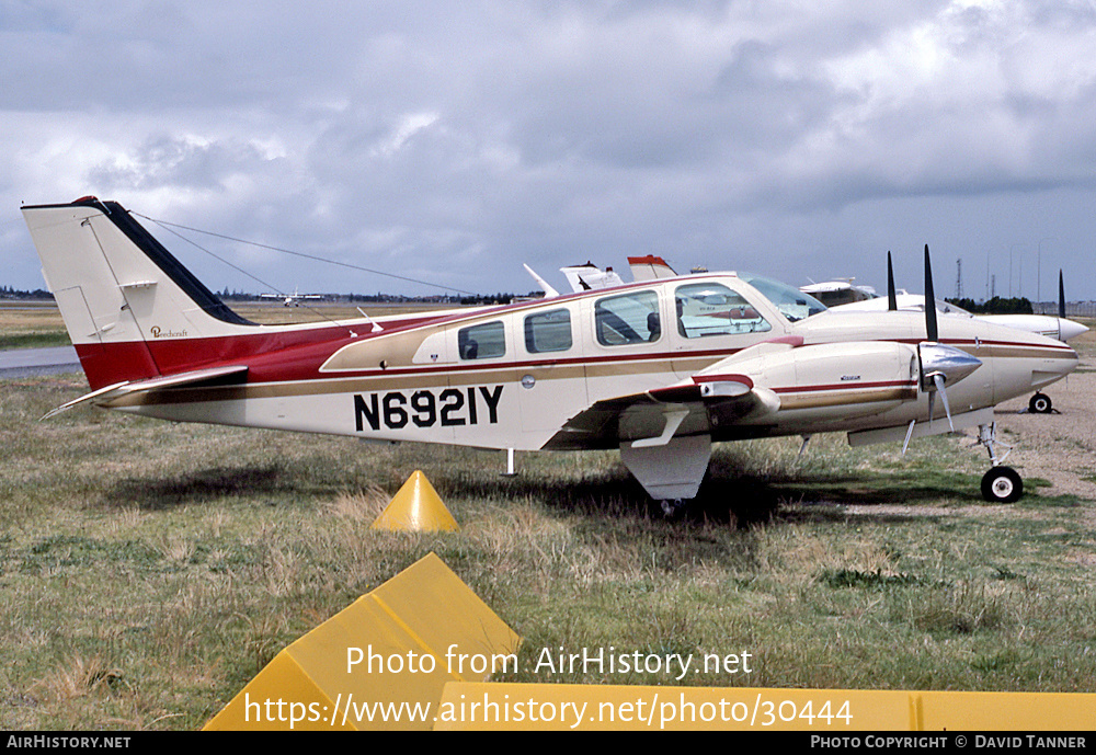 Aircraft Photo of N6921Y | Beech 58 Baron | AirHistory.net #30444