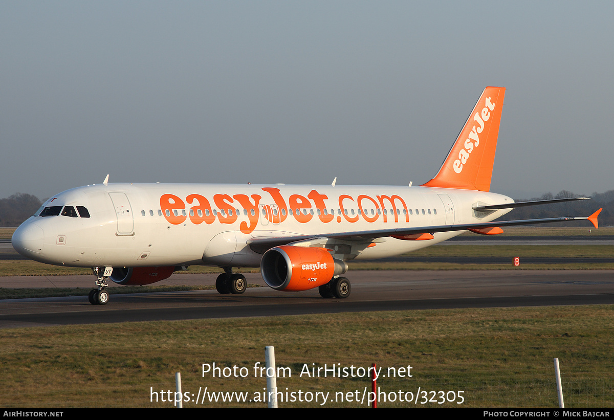 Aircraft Photo of G-EZUT | Airbus A320-214 | EasyJet | AirHistory.net #32305