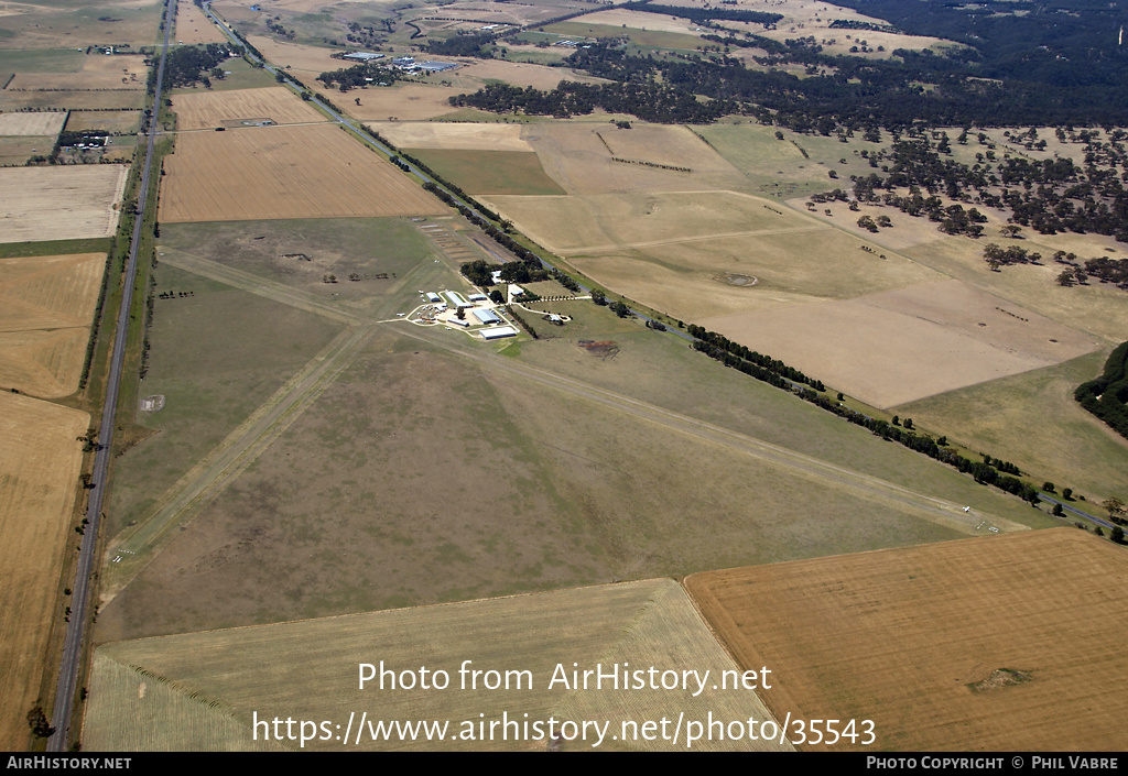 Airport photo of Lethbridge (YLED) in Victoria, Australia | AirHistory.net #35543