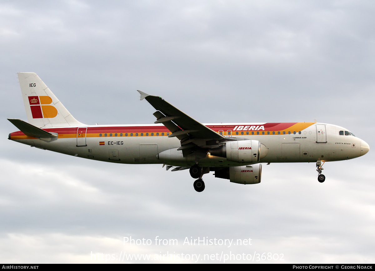 Aircraft Photo of EC-IEG | Airbus A320-214 | Iberia | AirHistory.net #36802