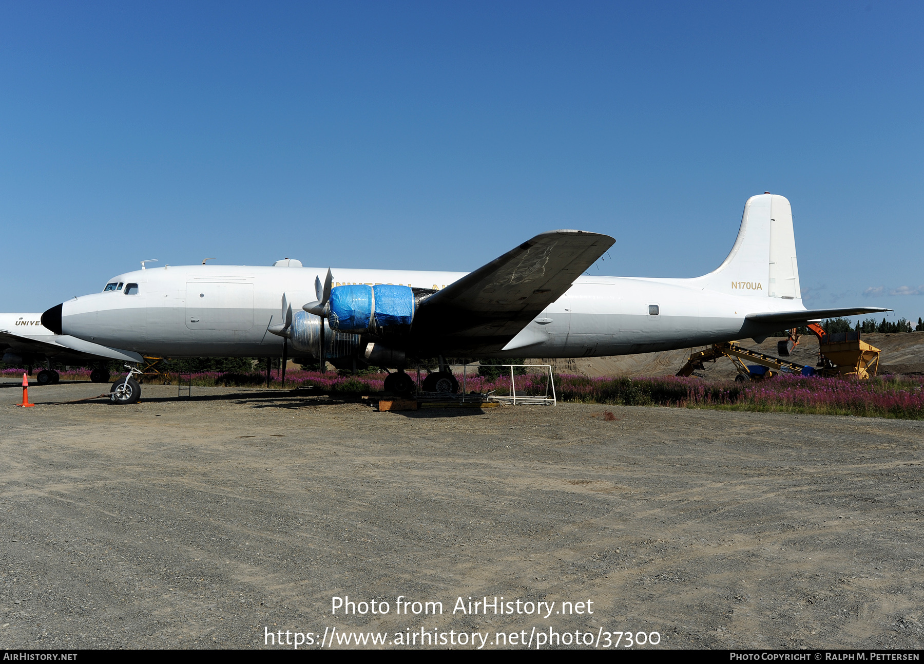 Aircraft Photo of N170UA | Douglas DC-6A | Universal Airlines | AirHistory.net #37300