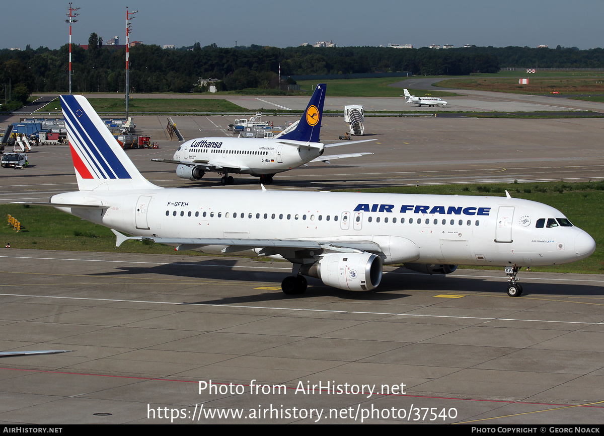 Aircraft Photo of F-GFKH | Airbus A320-211 | Air France | AirHistory.net #37540