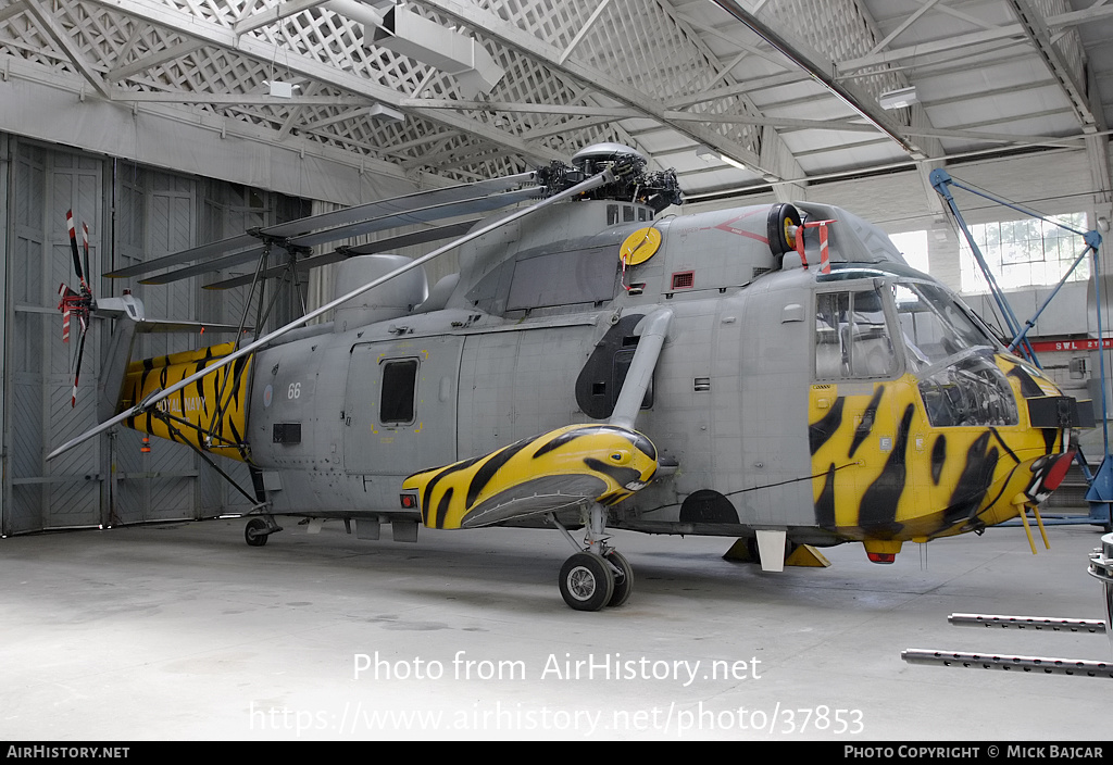 Aircraft Photo of XV712 | Westland WS-61 Sea King HAS6 | UK - Navy | AirHistory.net #37853