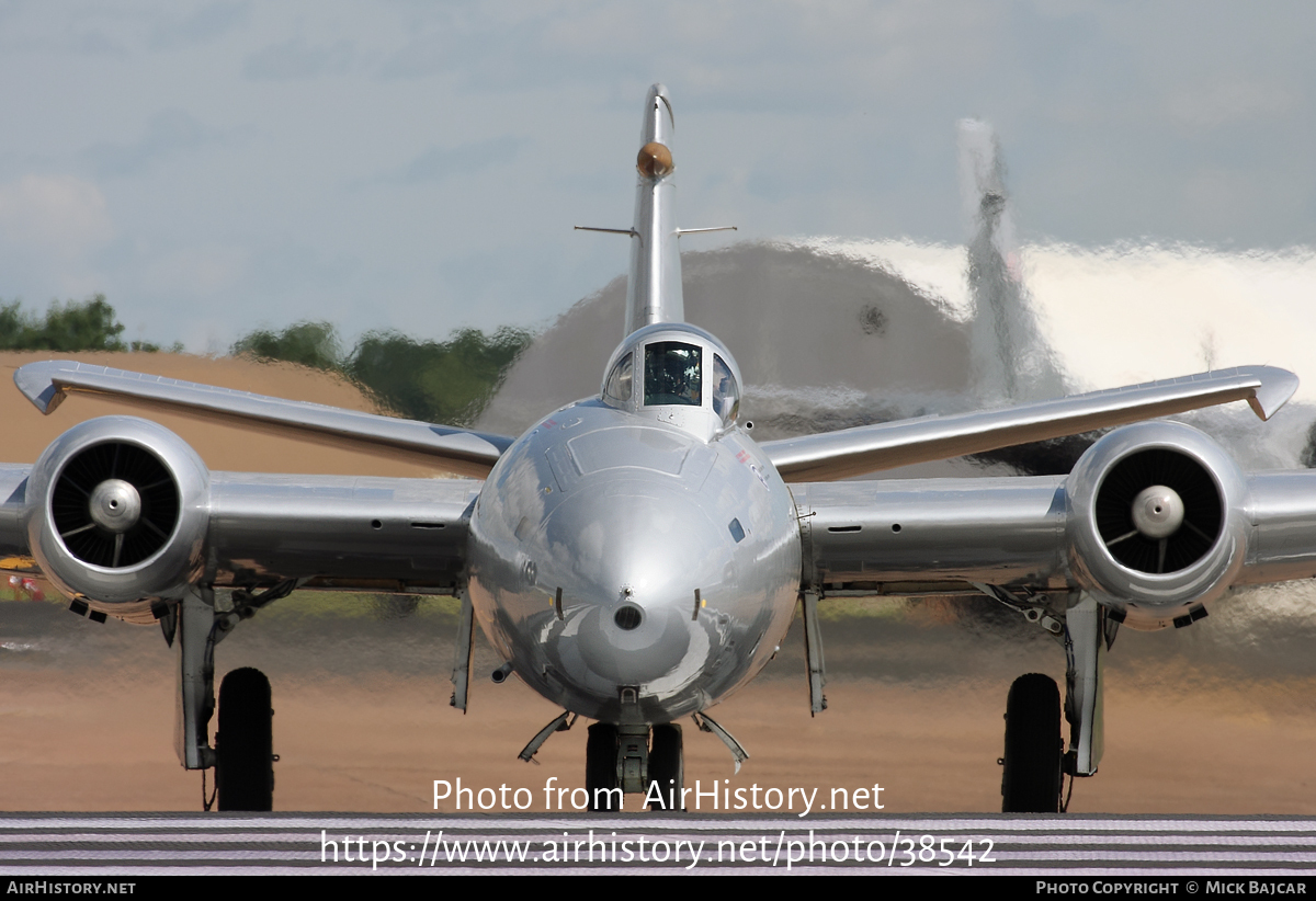 Aircraft Photo of G-OMHD / XH134 | English Electric Canberra PR9 | Midair Squadron | UK - Air Force | AirHistory.net #38542