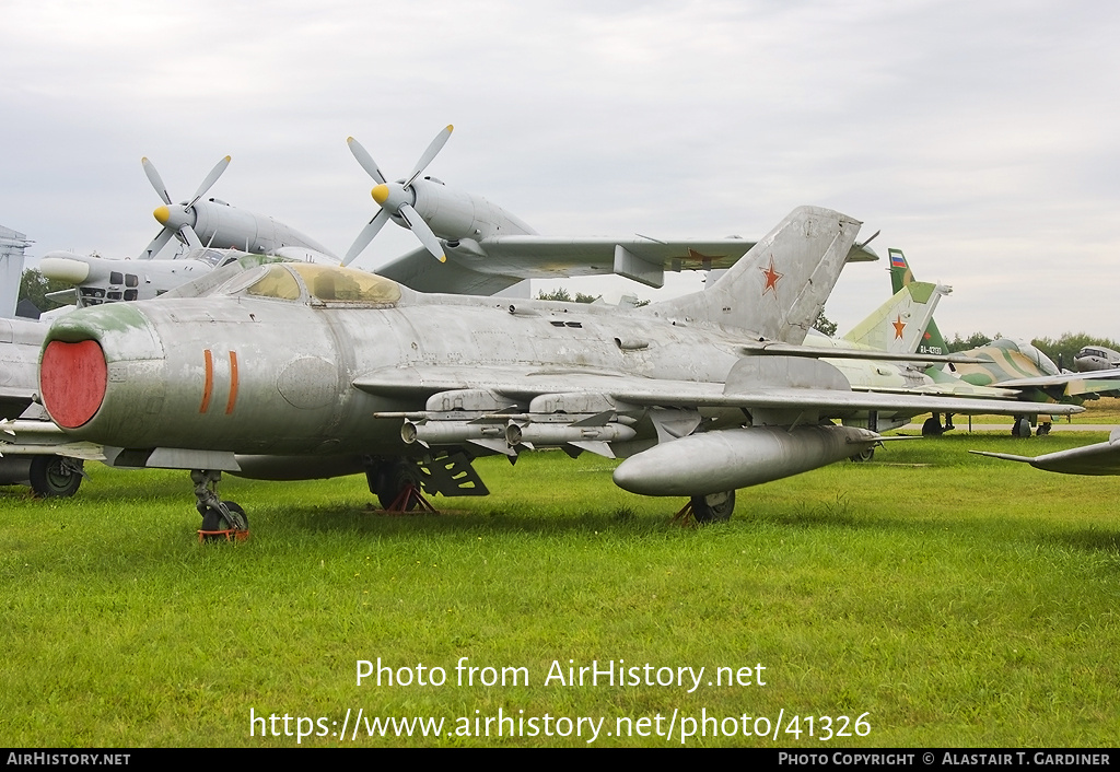 Aircraft Photo of 11 red | Mikoyan-Gurevich MiG-19PM | Russia - Air ...