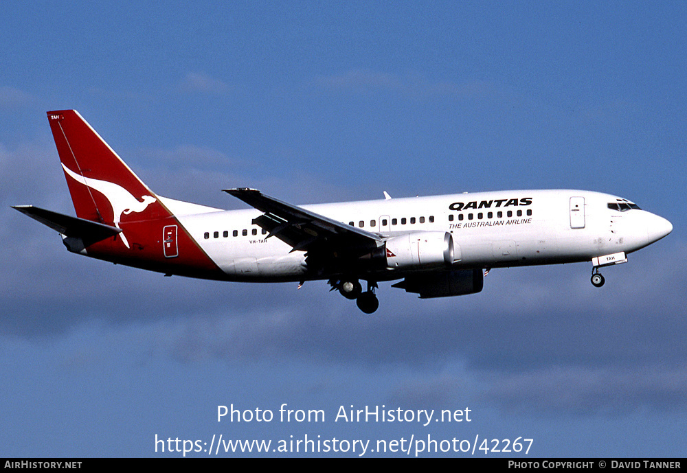 Aircraft Photo of VH-TAH | Boeing 737-376 | Qantas | AirHistory.net #42267