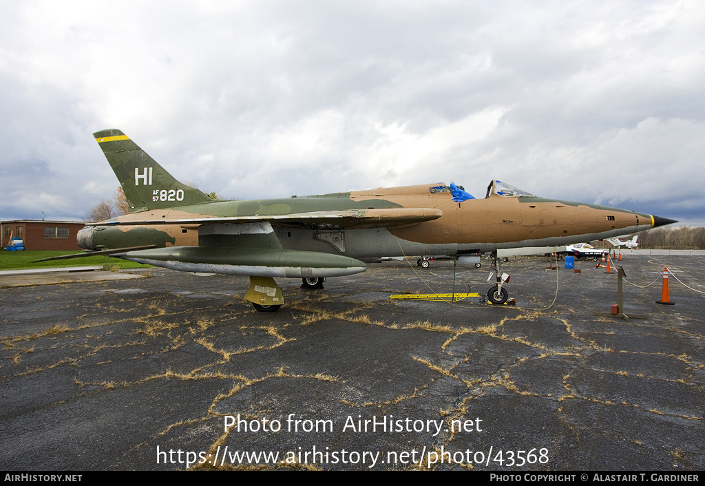 Aircraft Photo of 57-5820 / AF57-820 | Republic F-105B Thunderchief | USA - Air Force | AirHistory.net #43568