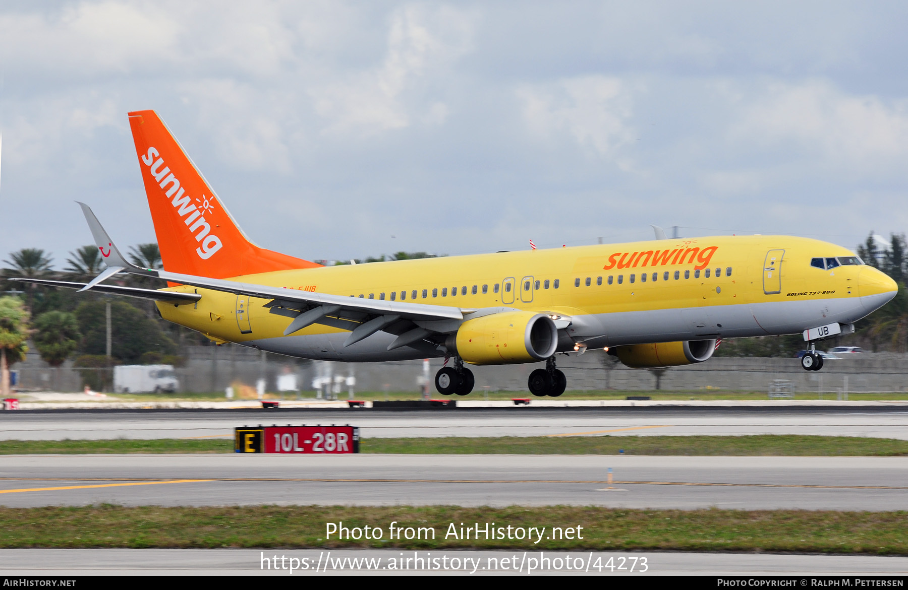 Aircraft Photo of C-FJUB | Boeing 737-8K5 | Sunwing Airlines | AirHistory.net #44273