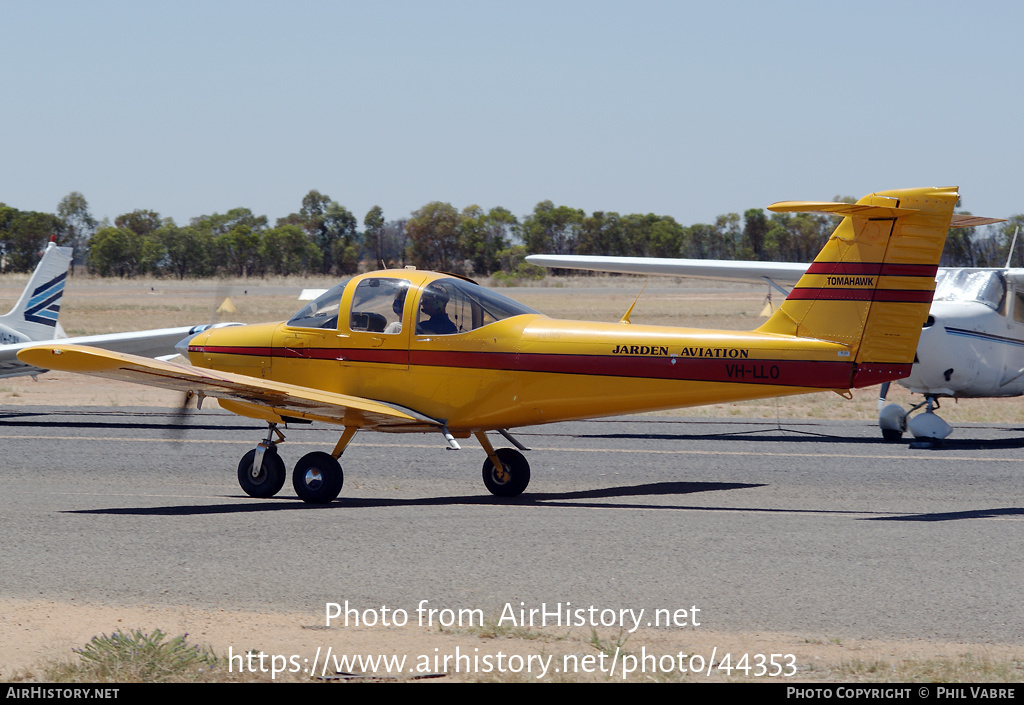 Aircraft Photo of VH-LLO | Piper PA-38-112 Tomahawk | Jarden Aviation | AirHistory.net #44353