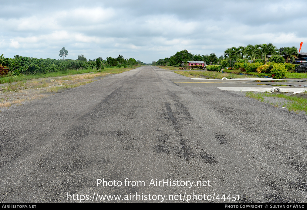 Airport photo of El Piedrero (SEEP) in Ecuador | AirHistory.net #44451