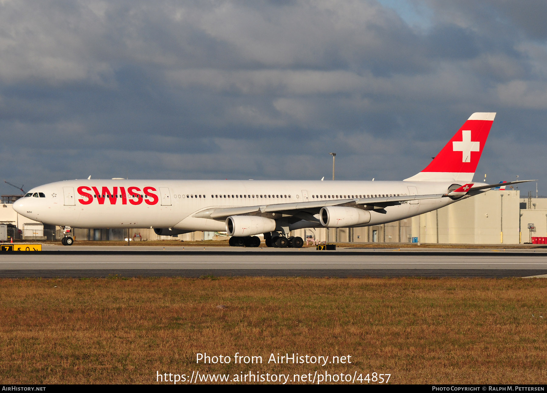 Aircraft Photo of HB-JMH | Airbus A340-313 | Swiss International Air Lines | AirHistory.net #44857