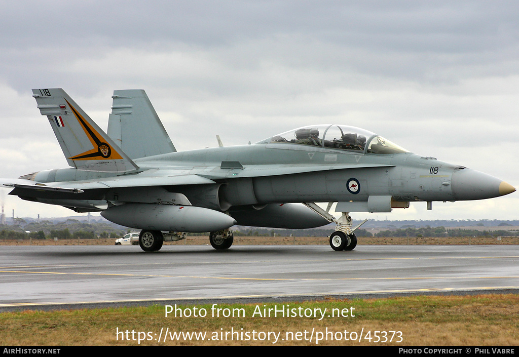 Aircraft Photo of A21-118 | McDonnell Douglas F/A-18B Hornet | Australia - Air Force | AirHistory.net #45373