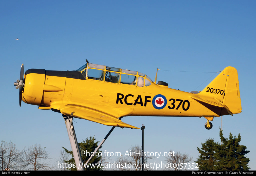 Aircraft Photo of 20370 | North American T-6J Harvard Mk IV | Canada - Air Force | AirHistory.net #57352