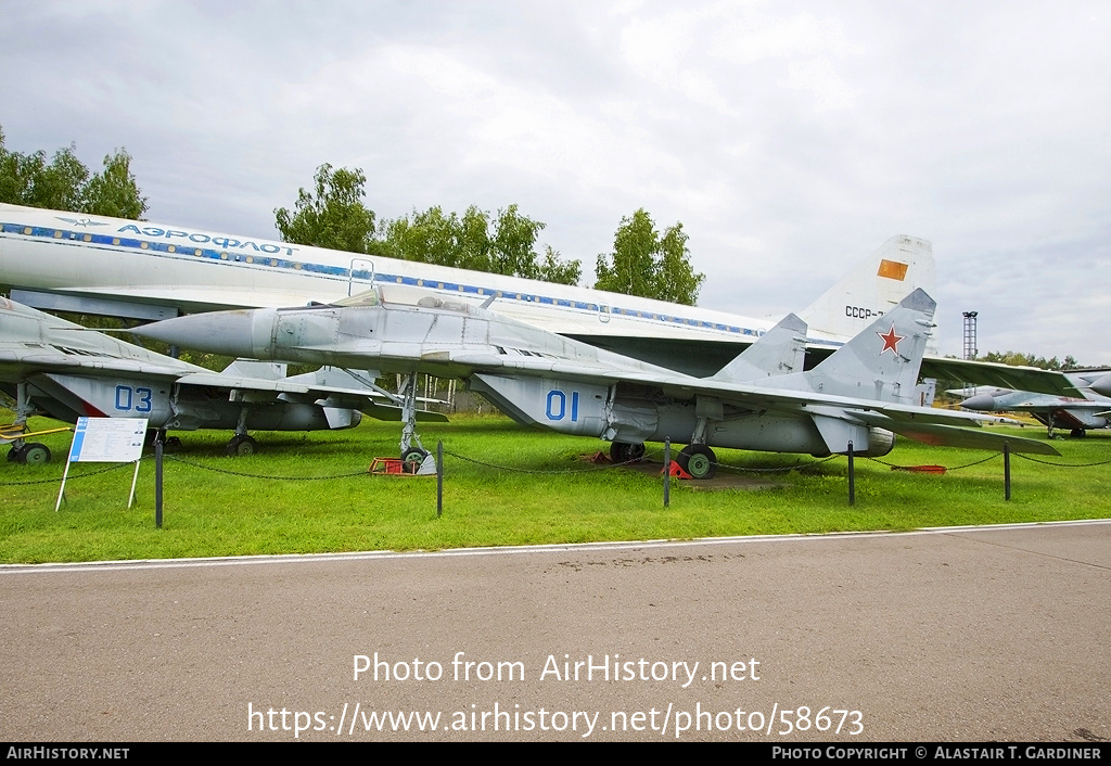 Aircraft Photo of 01 blue | Mikoyan-Gurevich MiG-29 (9-12) | Russia - Air Force | AirHistory.net #58673