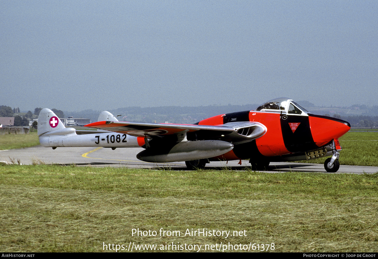 Aircraft Photo of J-1082 | De Havilland D.H. 100 Vampire FB6 | Switzerland - Air Force | AirHistory.net #61378