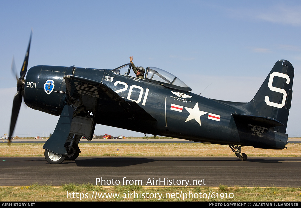 Aircraft Photo of N7825C / 122674 | Grumman F8F-2P Bearcat | Commemorative Air Force | USA - Navy | AirHistory.net #61910